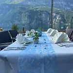 Schiffahrt Hotel