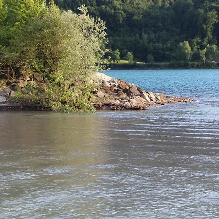 Schiffahrt Szálloda