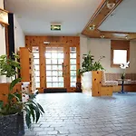 施发赫特酒店 3* 莫尔斯